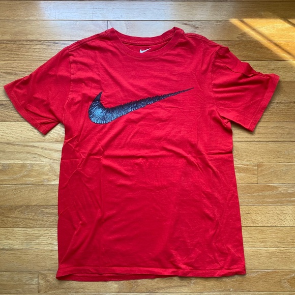 Nike Short Sleeve Shirt (Red) - Picture 1 of 2